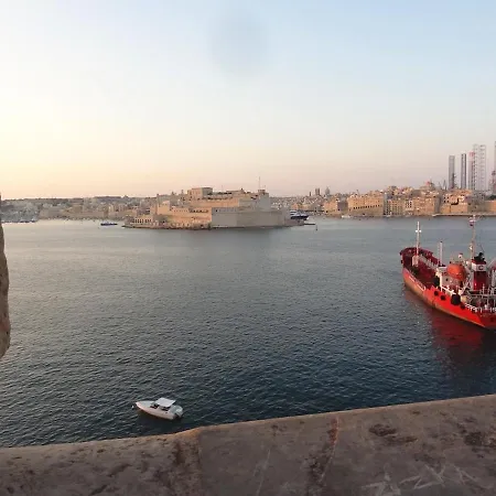 Grand Harbour Loft Apartment Valletta
