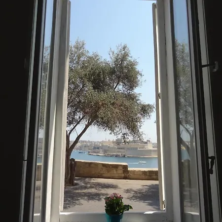 Grand Harbour Loft Valletta